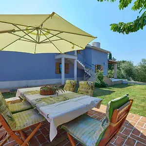 Giardina Apartment